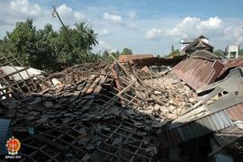 Bangunan Pasar Niten di Jalan Bantul yang rata dengan tanah pasca gempa 5,9 SR, 27 Mei 2006.