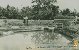 B. Pa. 1. Bangunan Peninggi Air (kondisi 100%). Tampak bangunan air yang sudah jadi.