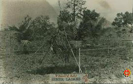 Pekerjaan pembuatan sumur ladang dalam kondisi 0%. Tampak segitiga pembatas di atas sumur ladang ...