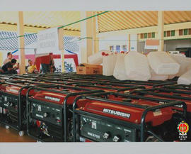 Tampak puluhan genset dan jirigen bantuan dari Mitsubishi Jepang (gambar diambil dari dekat) , 23...