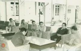 Wagub Sri Paku Alam VIII sedang beramah tamah dengan tamu