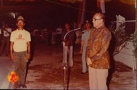 Sri Paduka Paku Alam VIII berpidato dalam upacara tetenger ketiga.