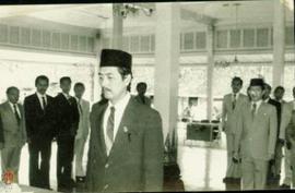 Bapak Sudaryanto menyaksikan penandatanganan Berita Acara pelantikan Kepala Kanwil Deppen DIY ole...